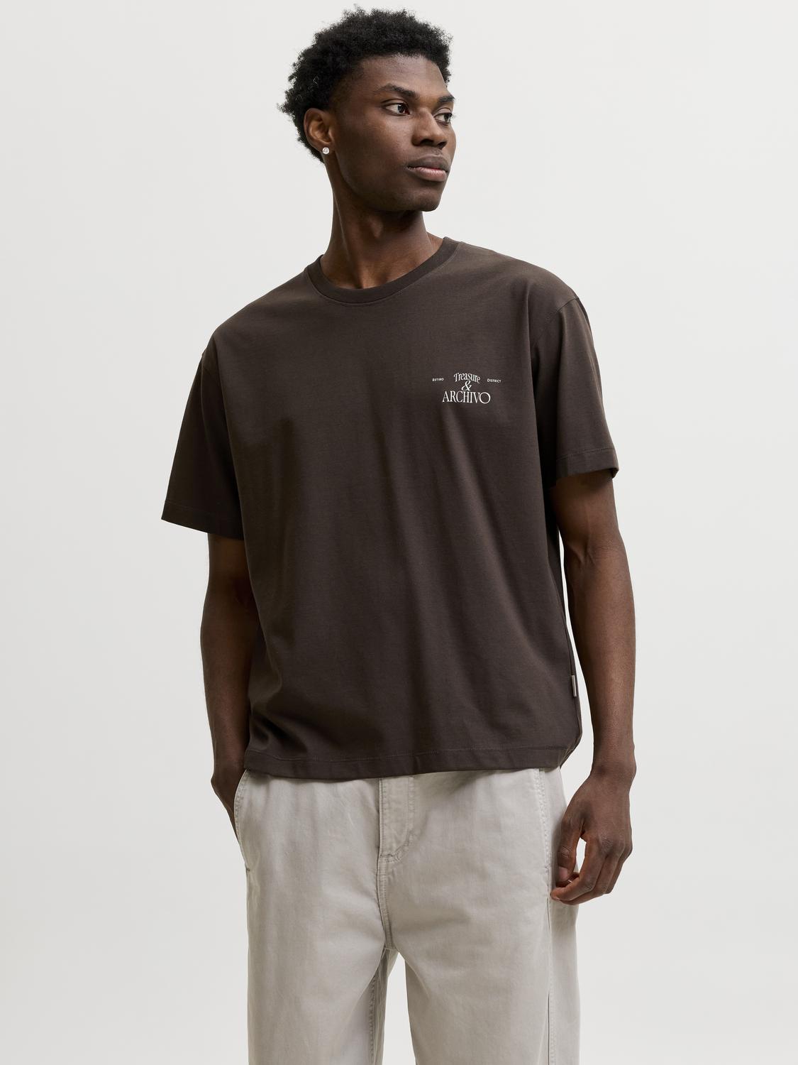 model_shot-front